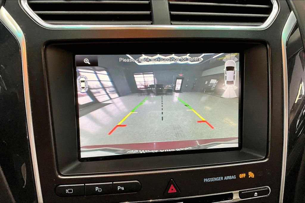Used 2016 Ford Explorer Platinum image 14