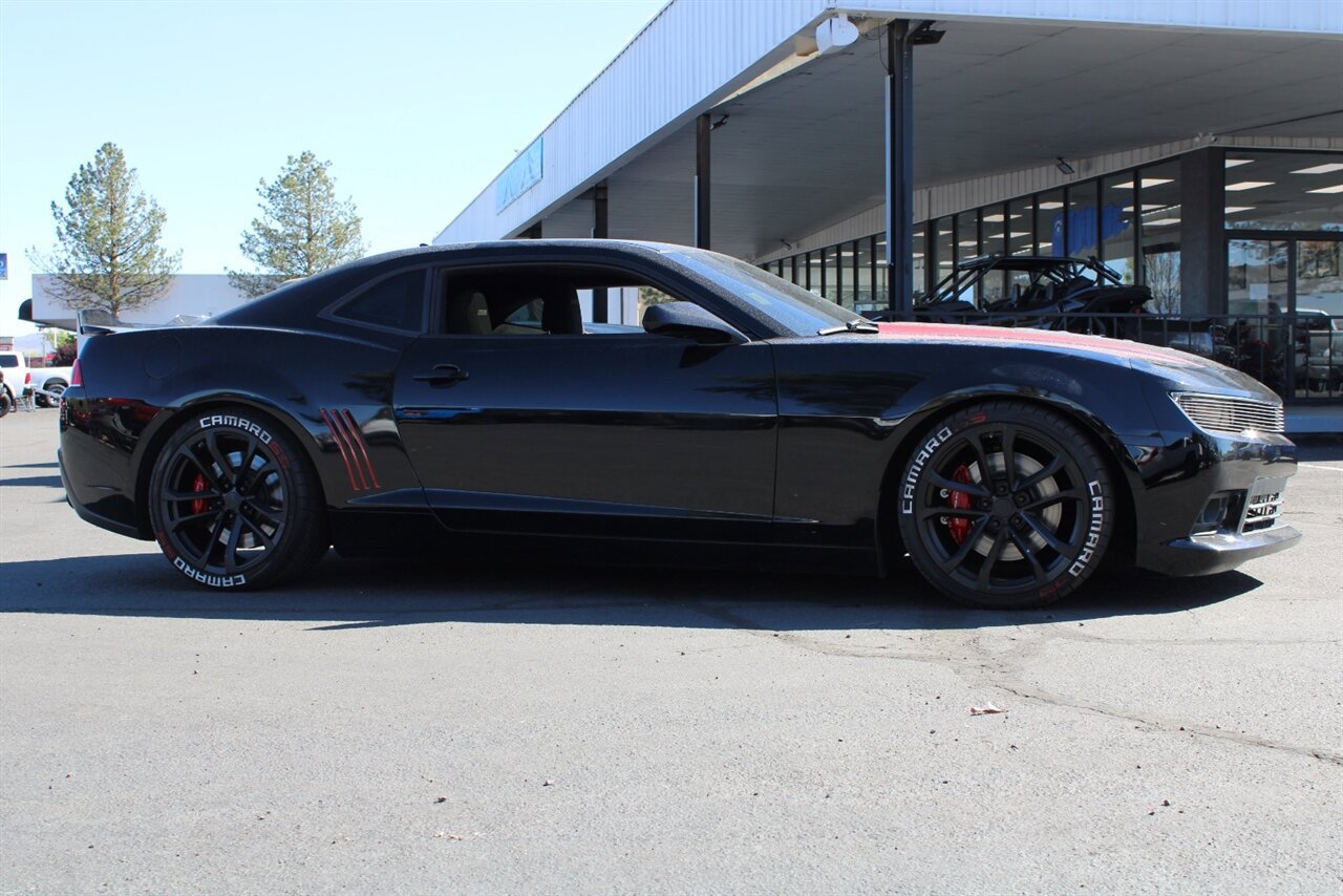 Used 2014 Chevrolet Camaro SS w/ SS Performance Package RWD image 5