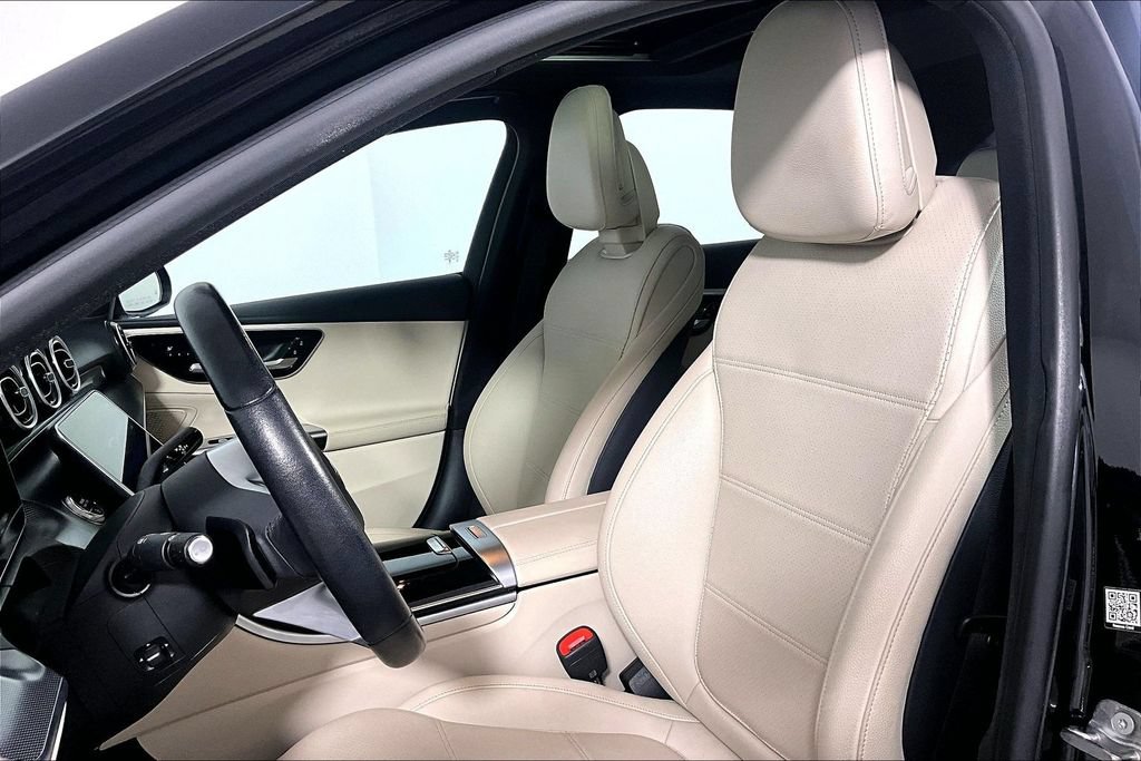 Used 2025 Mercedes-Benz C 300 Sedan image 25