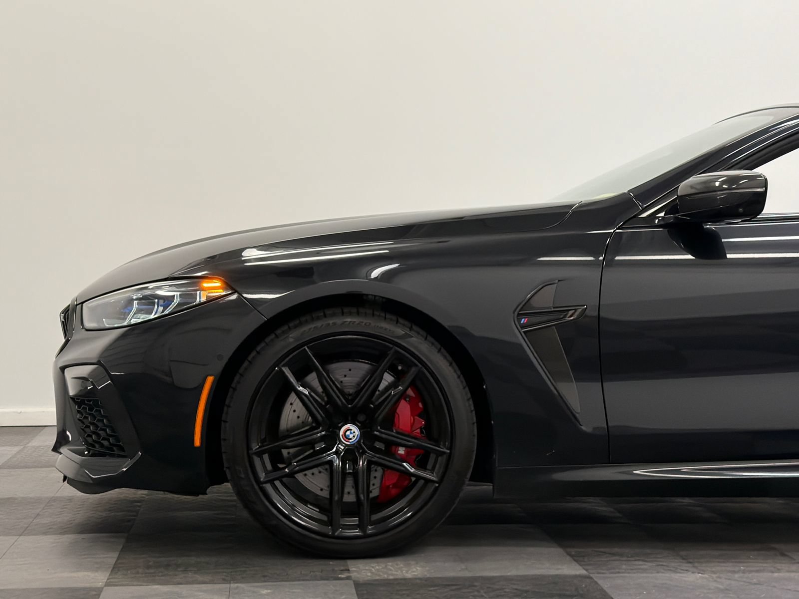 Used 2023 BMW M8 Competition w/ M Carbon Exterior Package AWD/4WD image 4