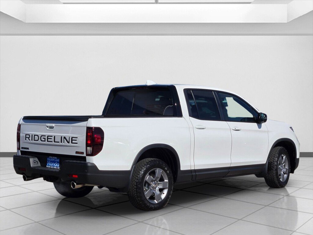 Used 2025 Honda Ridgeline TrailSport image 5
