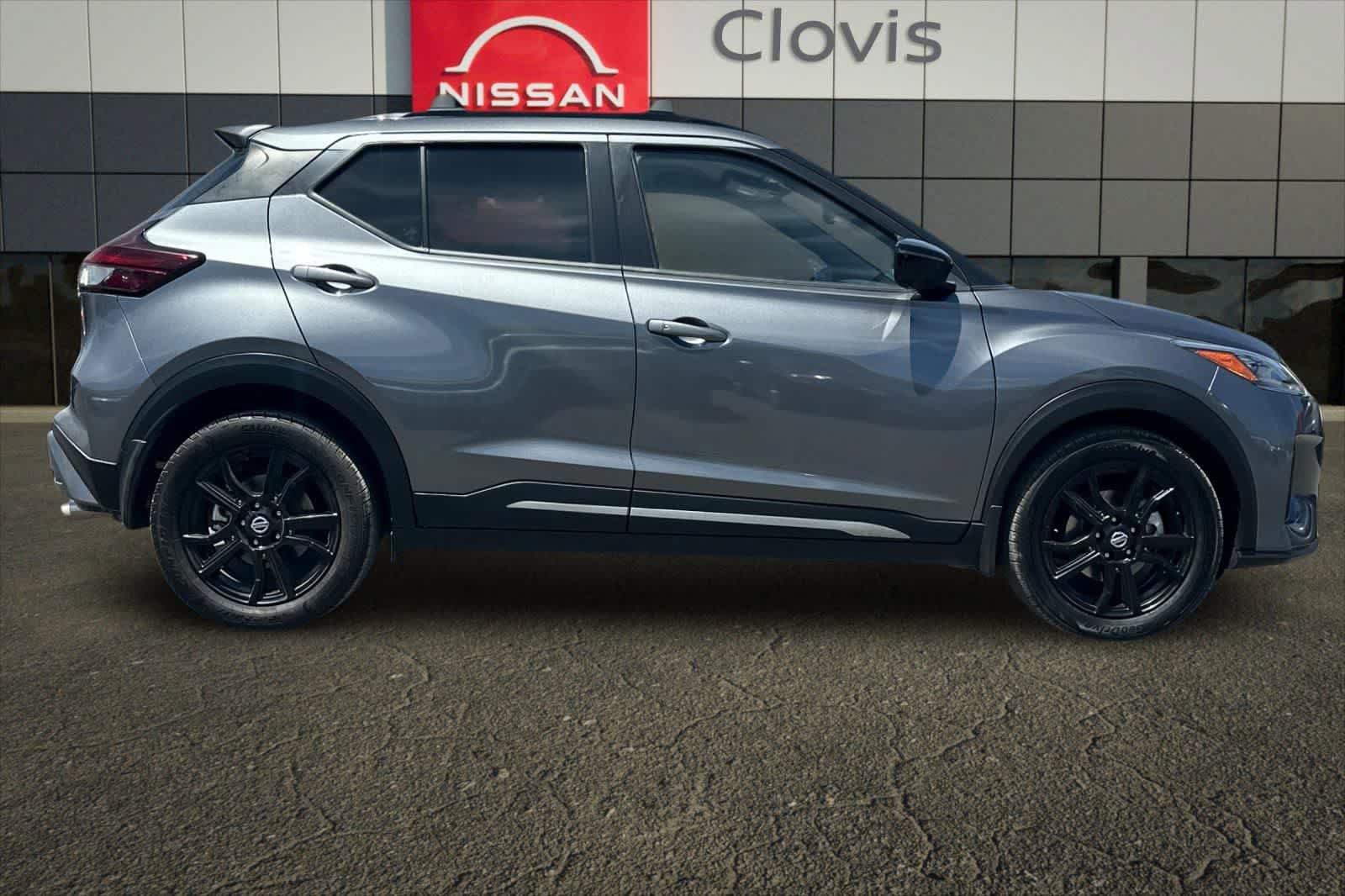 Used 2021 Nissan Kicks SR w/ Interior Electronics Package FWD image 9