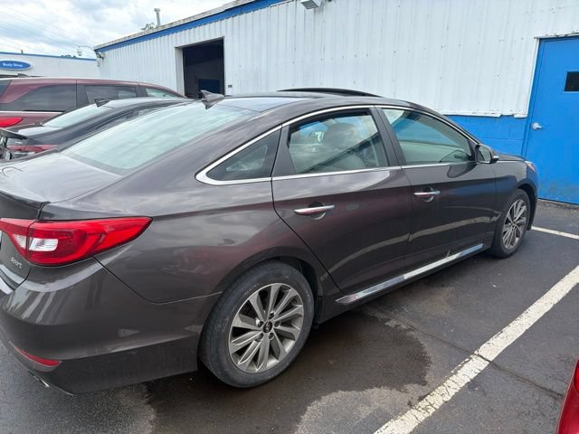 Used 2016 Hyundai Sonata Sport w/ Option Group 1V FWD image 8