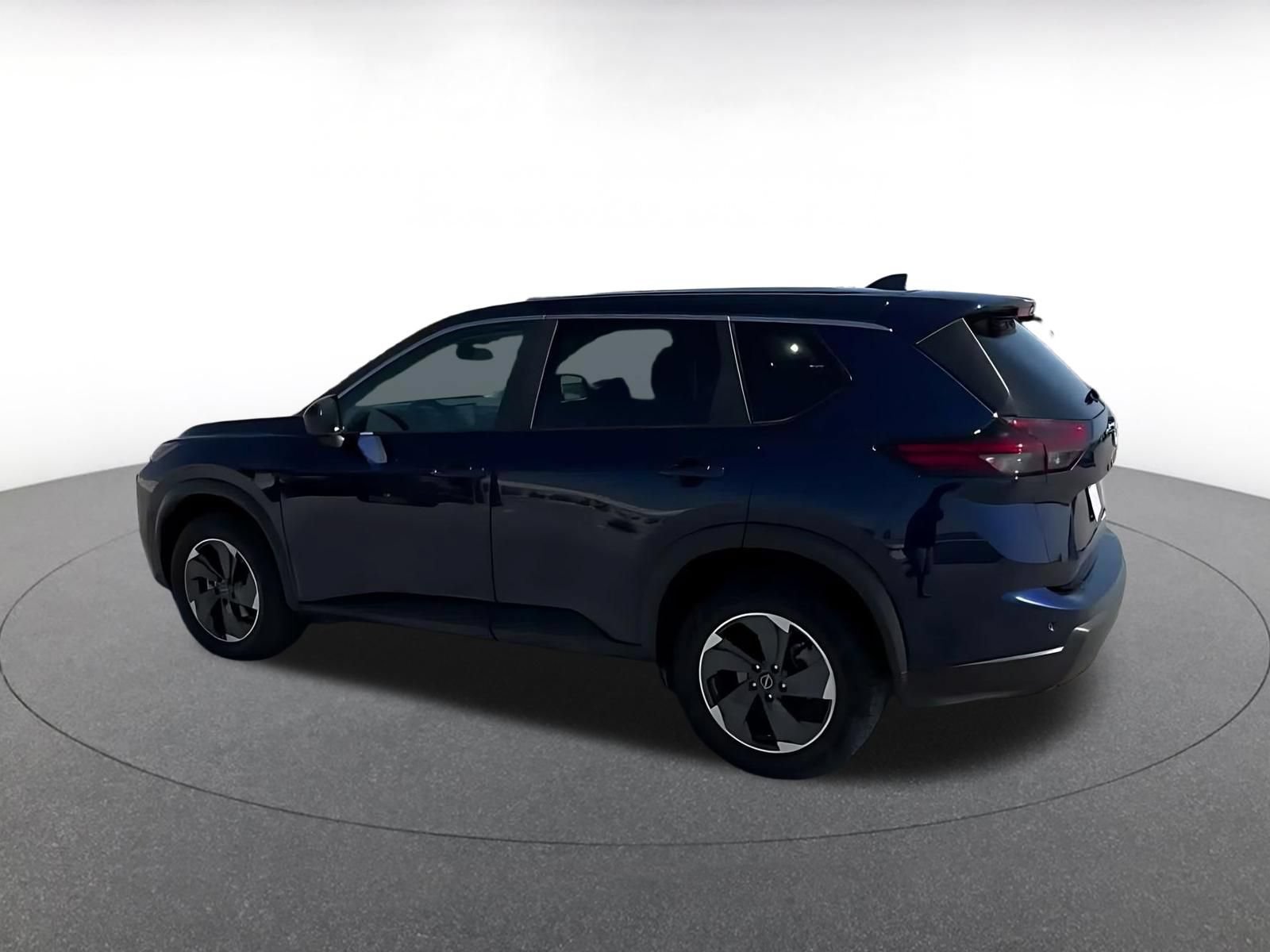 Used 2025 Nissan Rogue SV AWD/4WD image 9