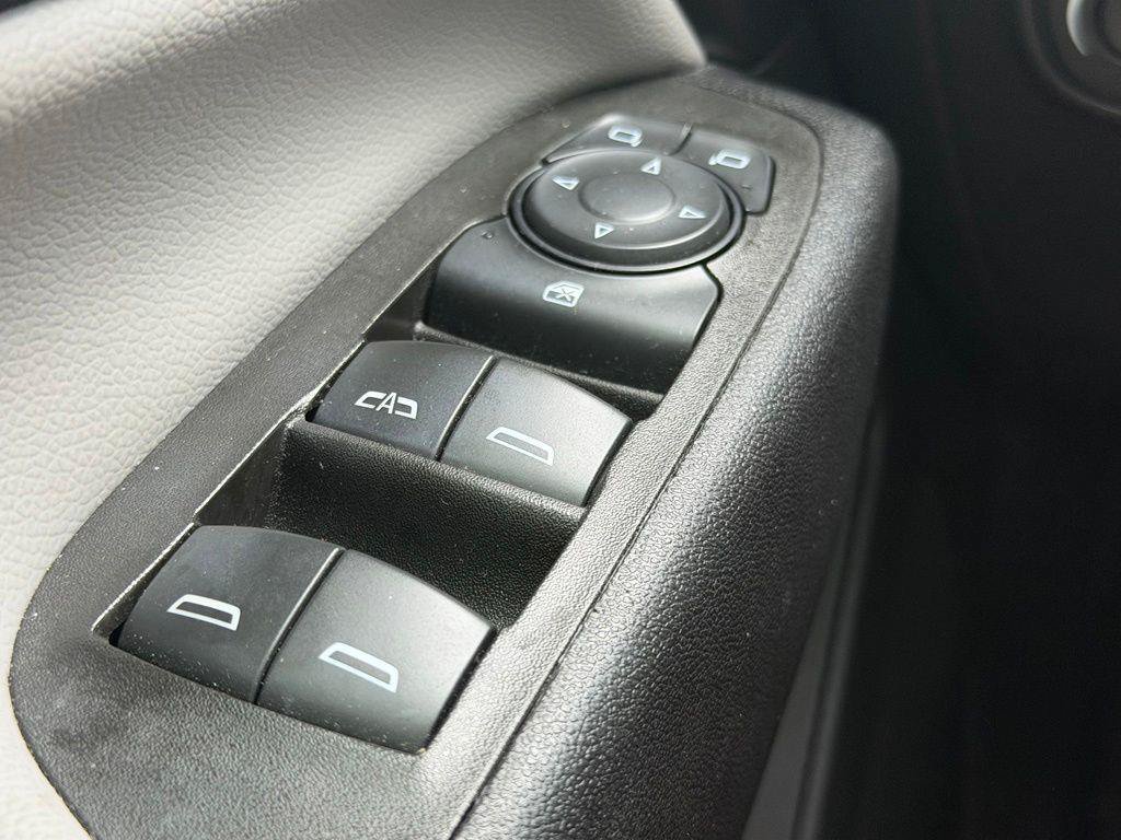 Used 2024 Chevrolet Equinox LT FWD image 18