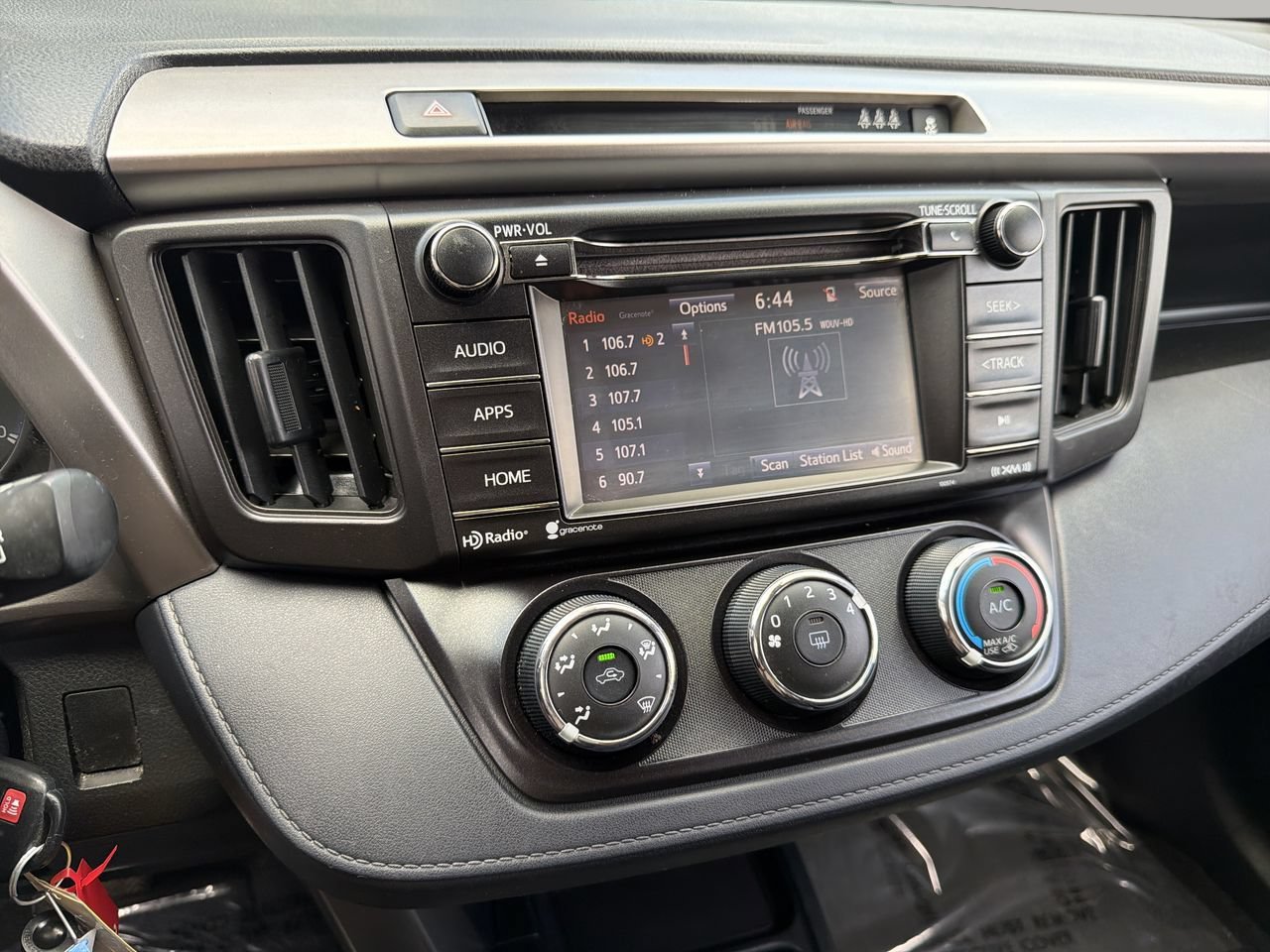 Used 2017 Toyota RAV4 LE FWD image 19
