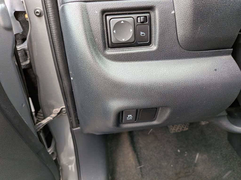 Used 2014 Nissan Versa SV image 14