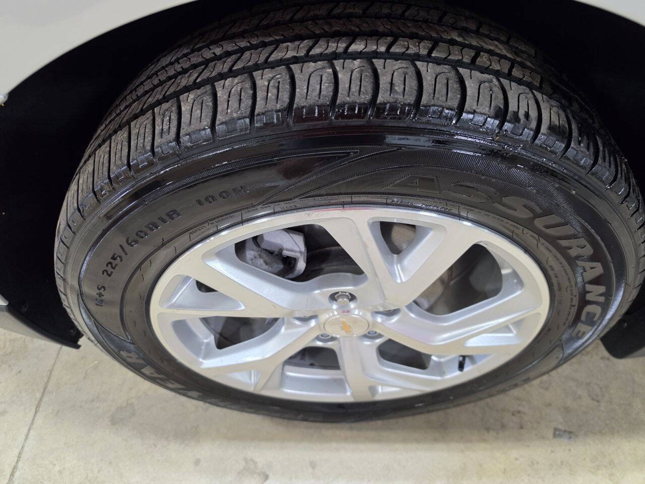 Used 2021 Chevrolet Equinox Premier w/ LPO, Floor Liner Package AWD/4WD image 13