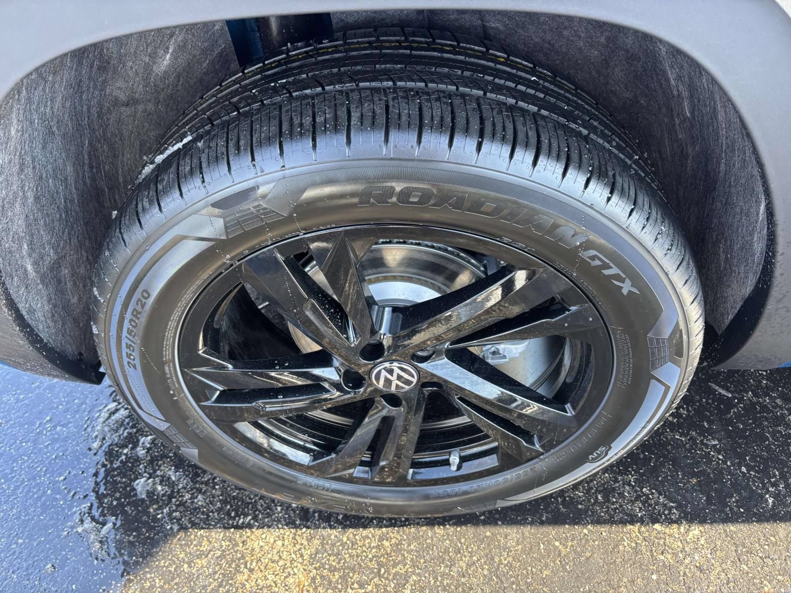 New 2026 Volkswagen Atlas Cross Sport SEL R-Line AWD/4WD image 10