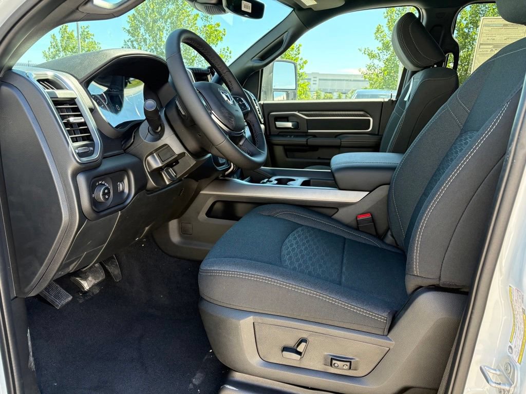New 2026 RAM 3500 Big Horn AWD/4WD image 7