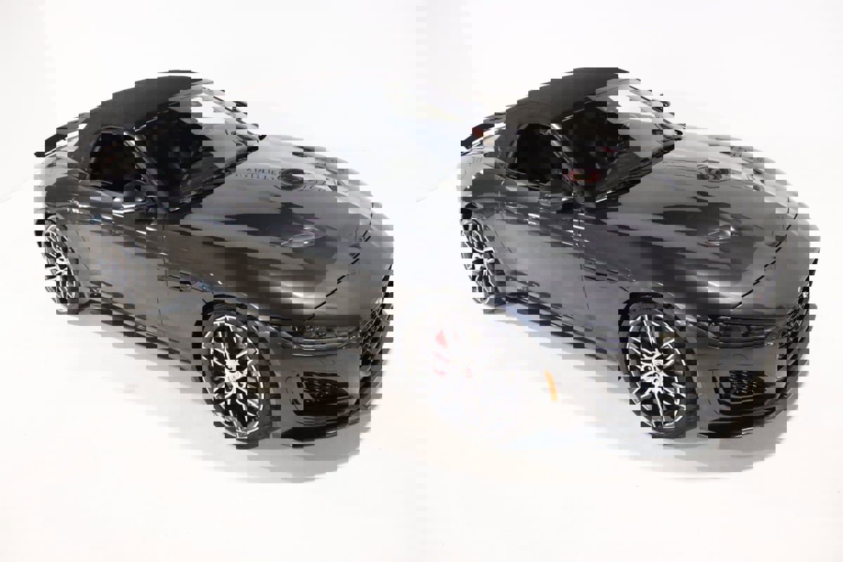 Used 2021 Jaguar F-TYPE R-Dynamic image 9