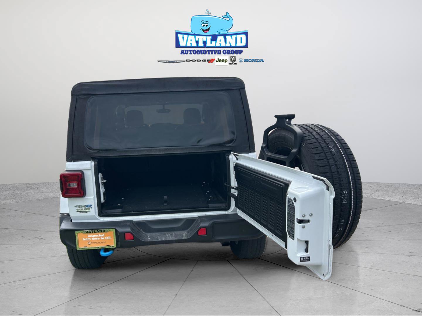 Certified 2023 Jeep Wrangler Unlimited Sahara w/ Cold Weather Group AWD/4WD image 36