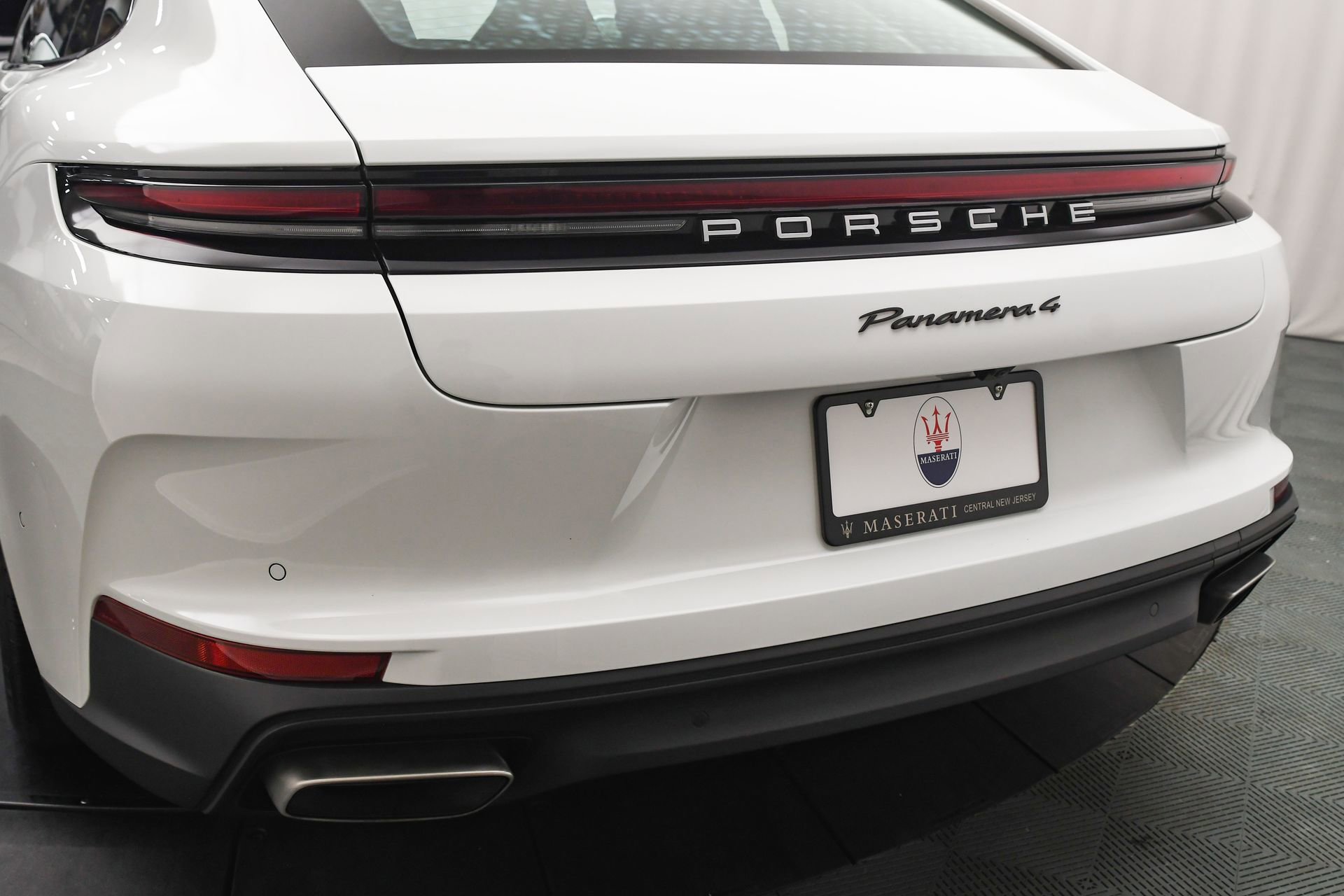 Used 2025 Porsche Panamera 4 image 22