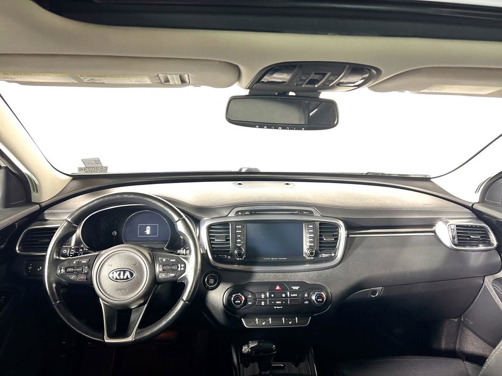 Used 2018 Kia Sorento SX image 12