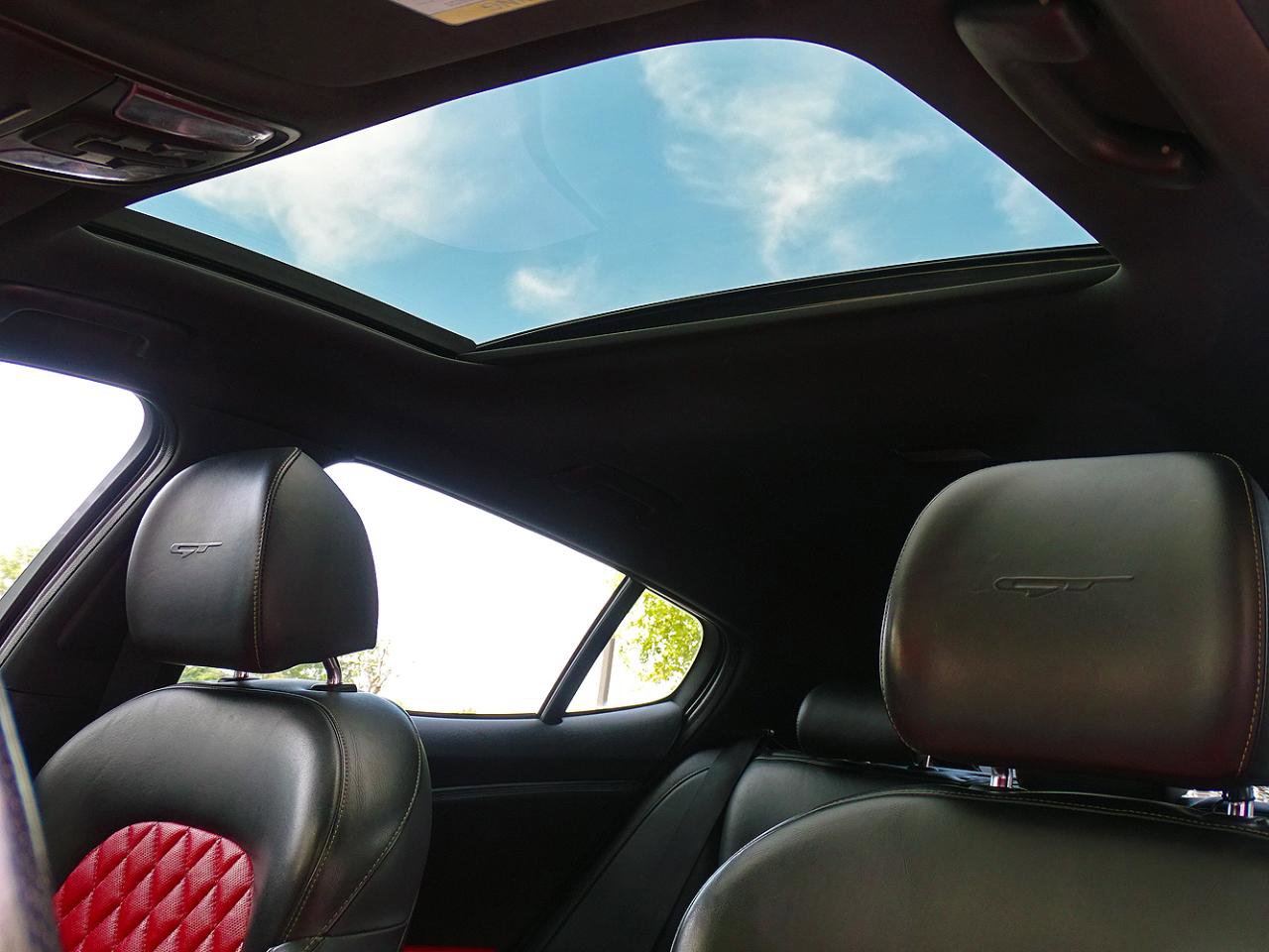 Used 2018 Kia Stinger GT2 AWD/4WD image 26