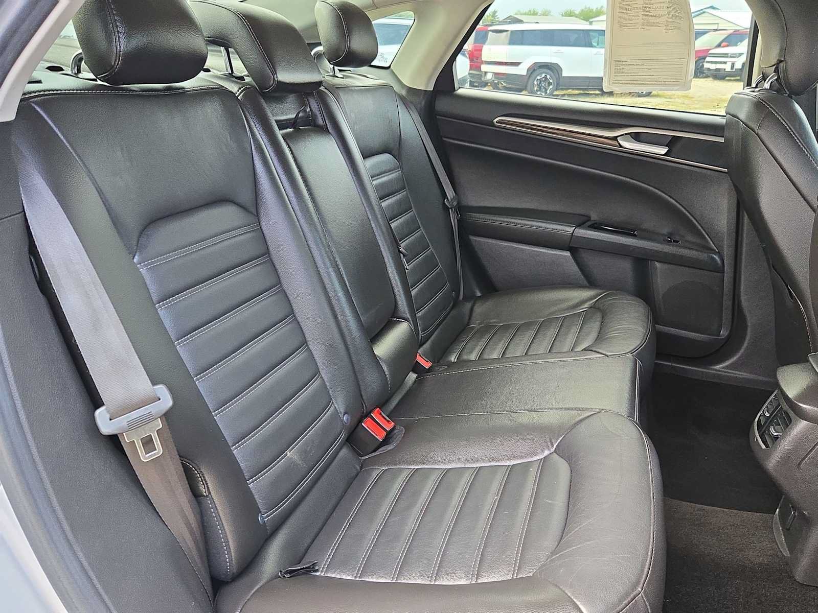 Used 2014 Ford Fusion SE w/ Equipment Group 202A FWD image 28