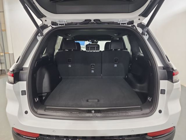 New 2025 Jeep Grand Cherokee Altitude image 8