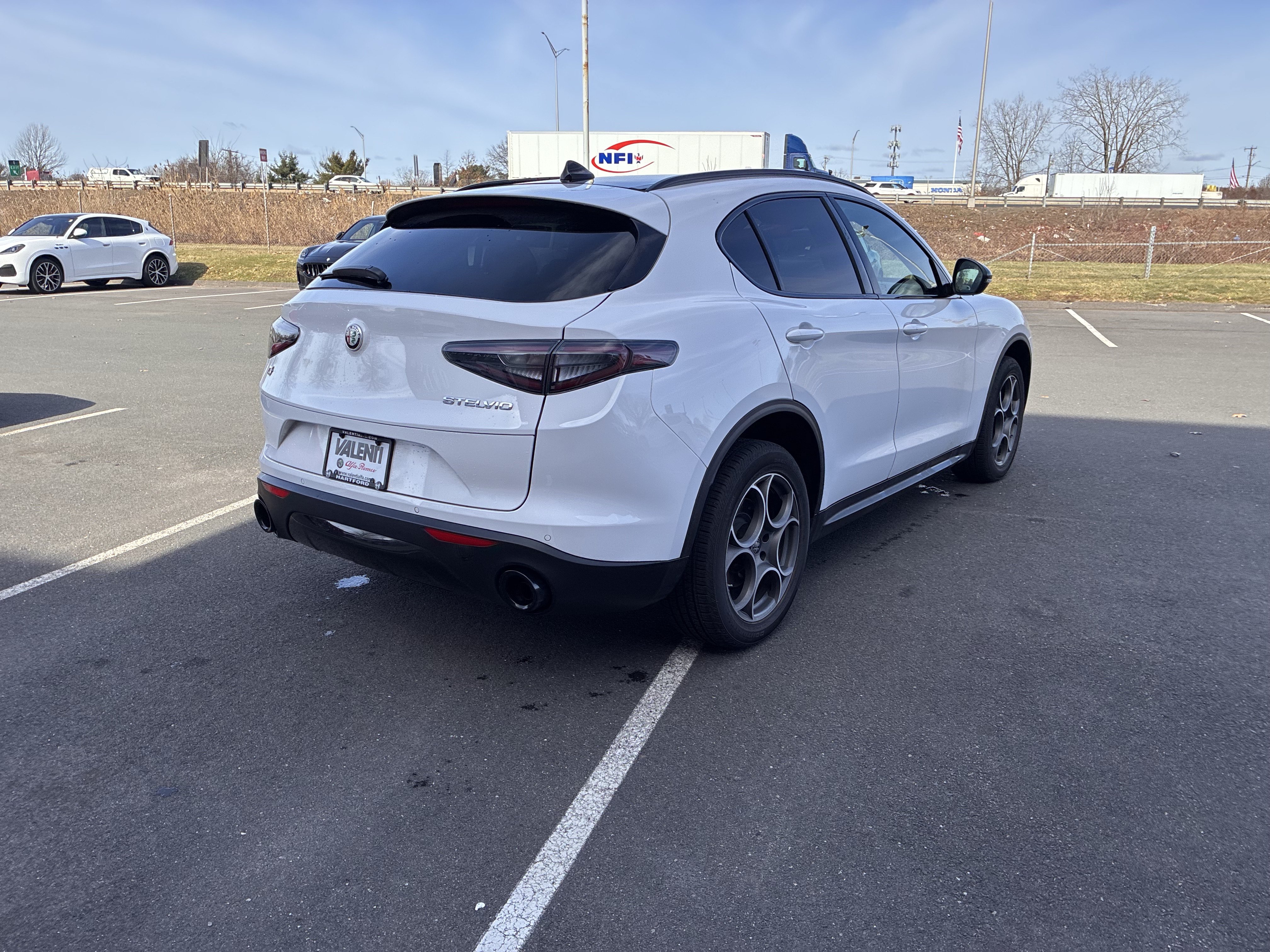 New 2025 Alfa Romeo Stelvio Sprint w/ Convenience Package AWD/4WD image 7
