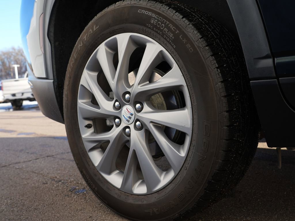 Used 2025 Buick Enclave Preferred AWD/4WD image 32