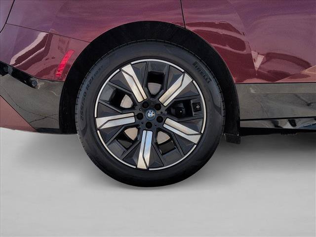 Used 2023 BMW iX xDrive50 w/ Sport Package AWD/4WD image 23