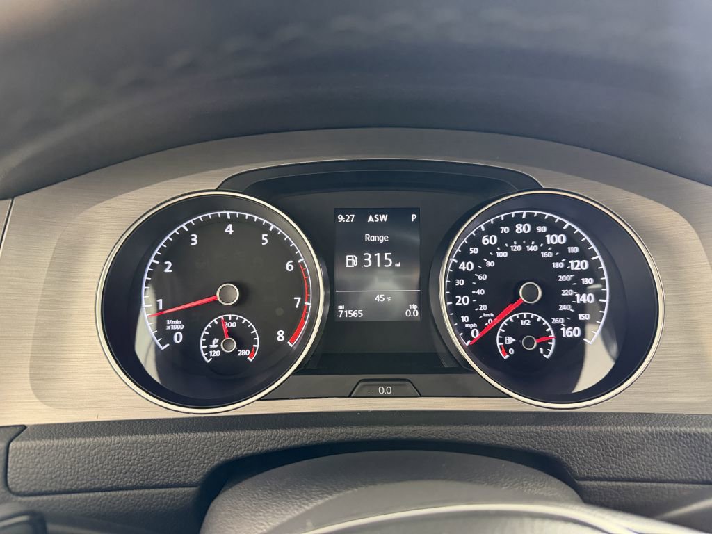 Used 2015 Volkswagen Golf SE w/ Lighting Package image 24