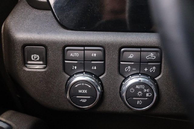 Used 2025 GMC Sierra 1500 Elevation w/ Elevation Premium Package AWD/4WD image 21