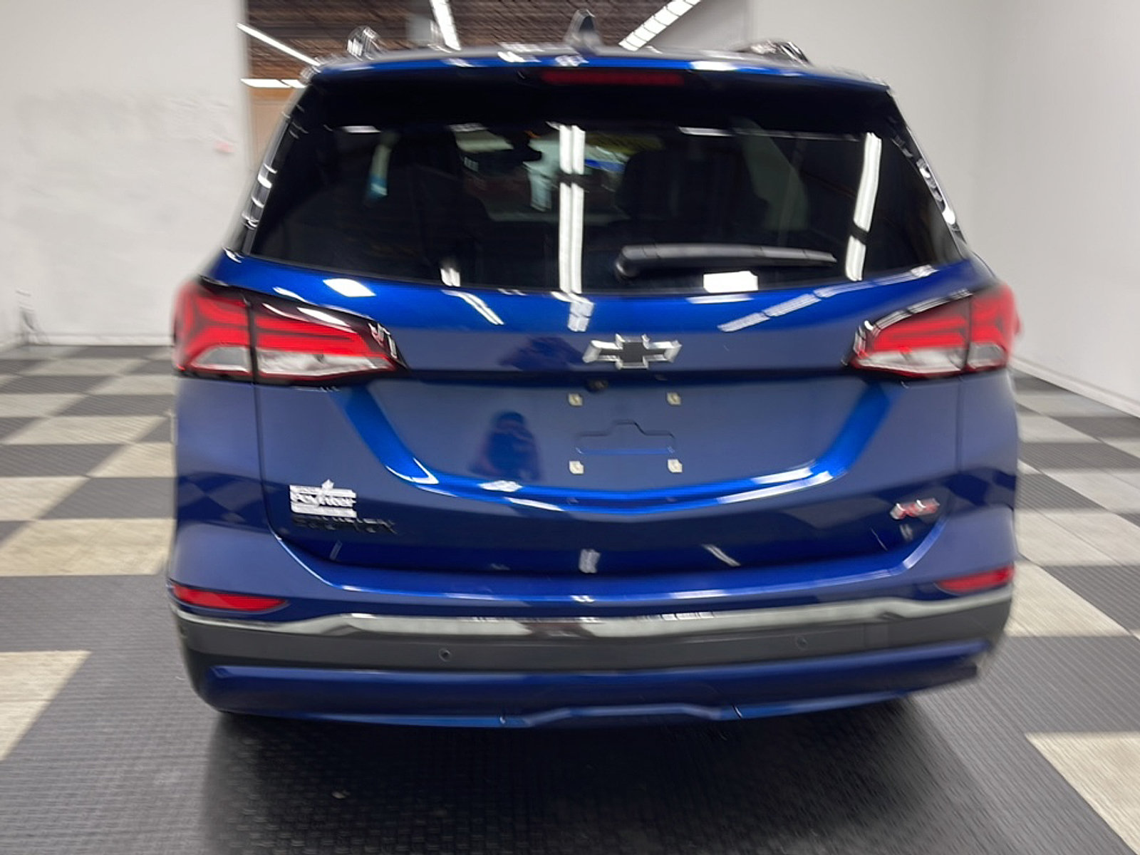 Used 2022 Chevrolet Equinox RS w/ RS Leather Package FWD image 16