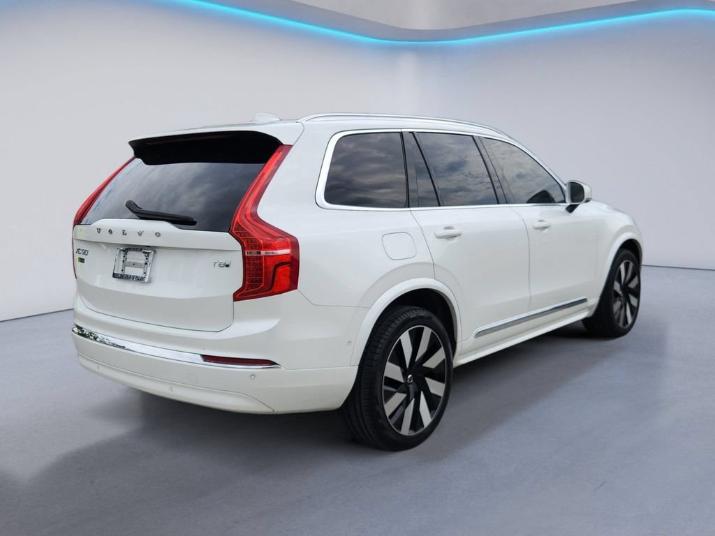 Certified 2025 Volvo XC90 T8 Plus AWD/4WD image 4