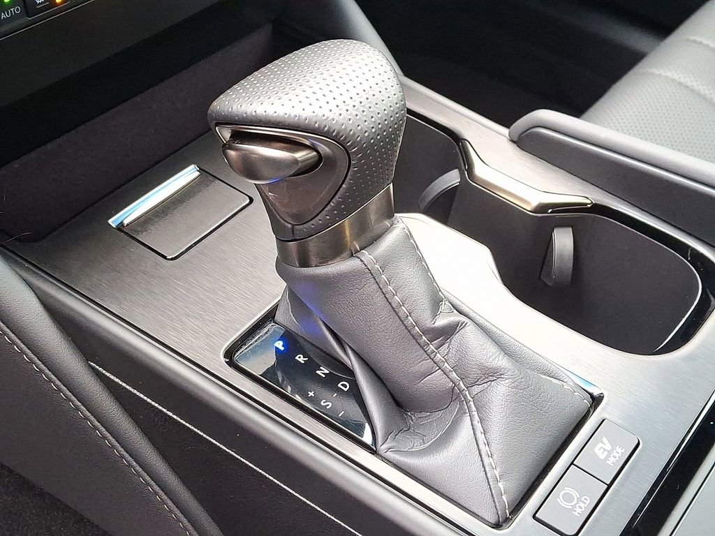 Used 2024 Lexus ES 300h F Sport image 16