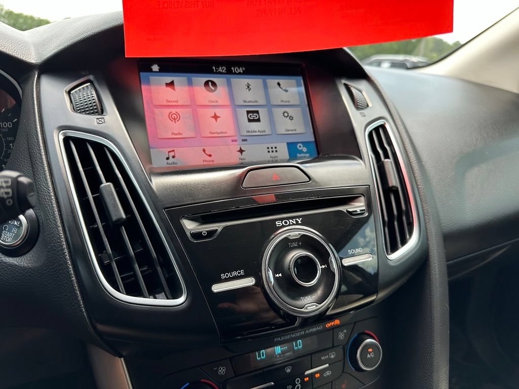 Used 2017 Ford Focus Titanium FWD image 24