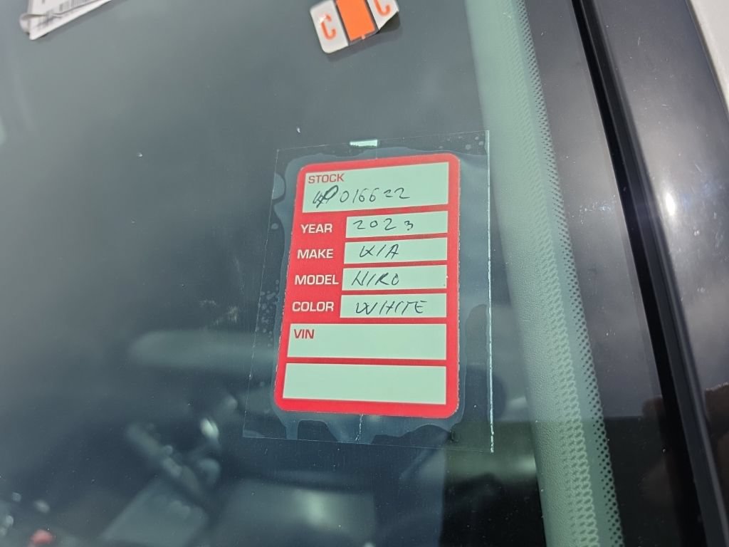 Certified 2023 Kia Niro Wave FWD image 7