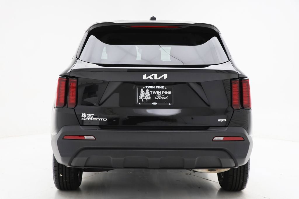 Used 2023 Kia Sorento LX AWD/4WD image 8