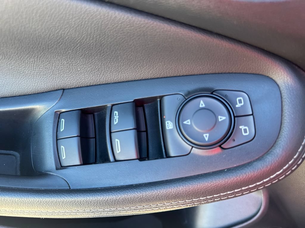 Used 2024 Buick Encore GX Sport Touring AWD/4WD image 17