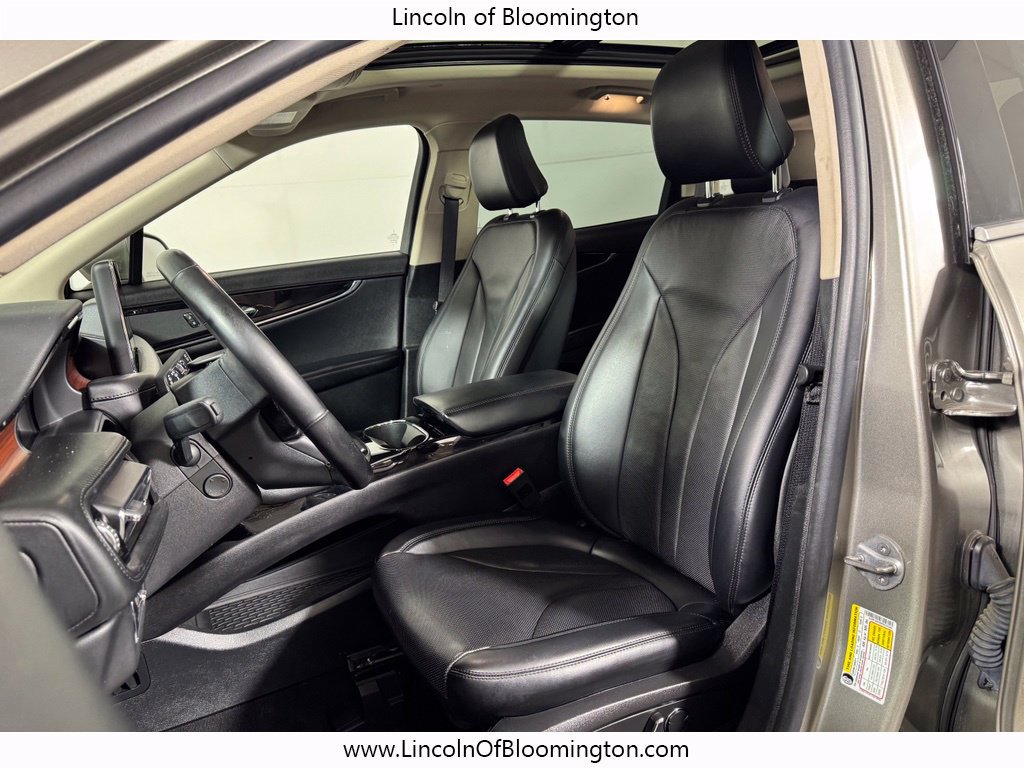 Used 2023 Lincoln Nautilus Reserve AWD/4WD image 16