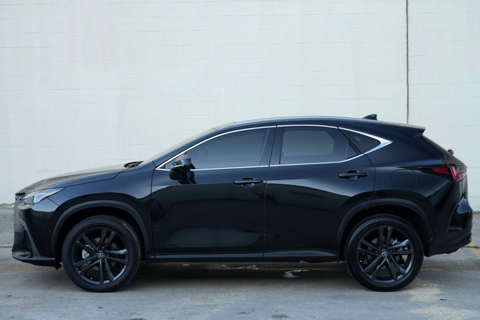 Used 2022 Lexus NX 450h+ AWD w/ Vision Package image 51