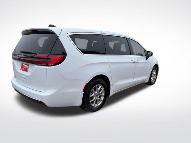 Used 2024 Chrysler Pacifica Touring-L FWD image 9