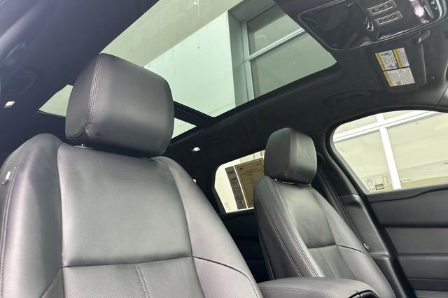 Certified 2026 Land Rover Range Rover Velar S AWD/4WD image 15