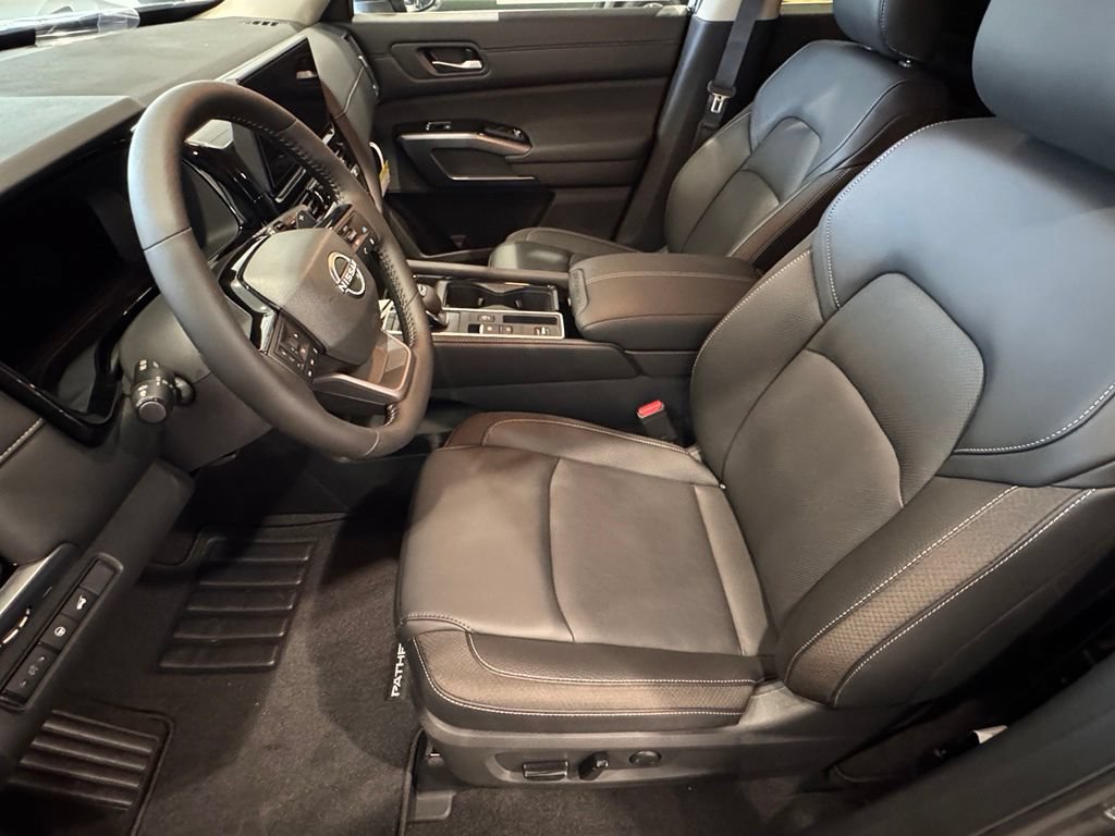 New 2026 Nissan Pathfinder SL FWD image 11