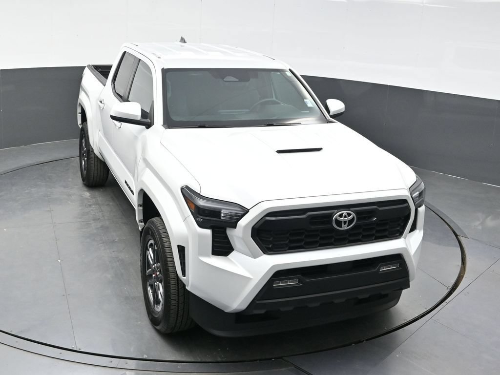 Used 2024 Toyota Tacoma TRD Sport AWD/4WD image 30