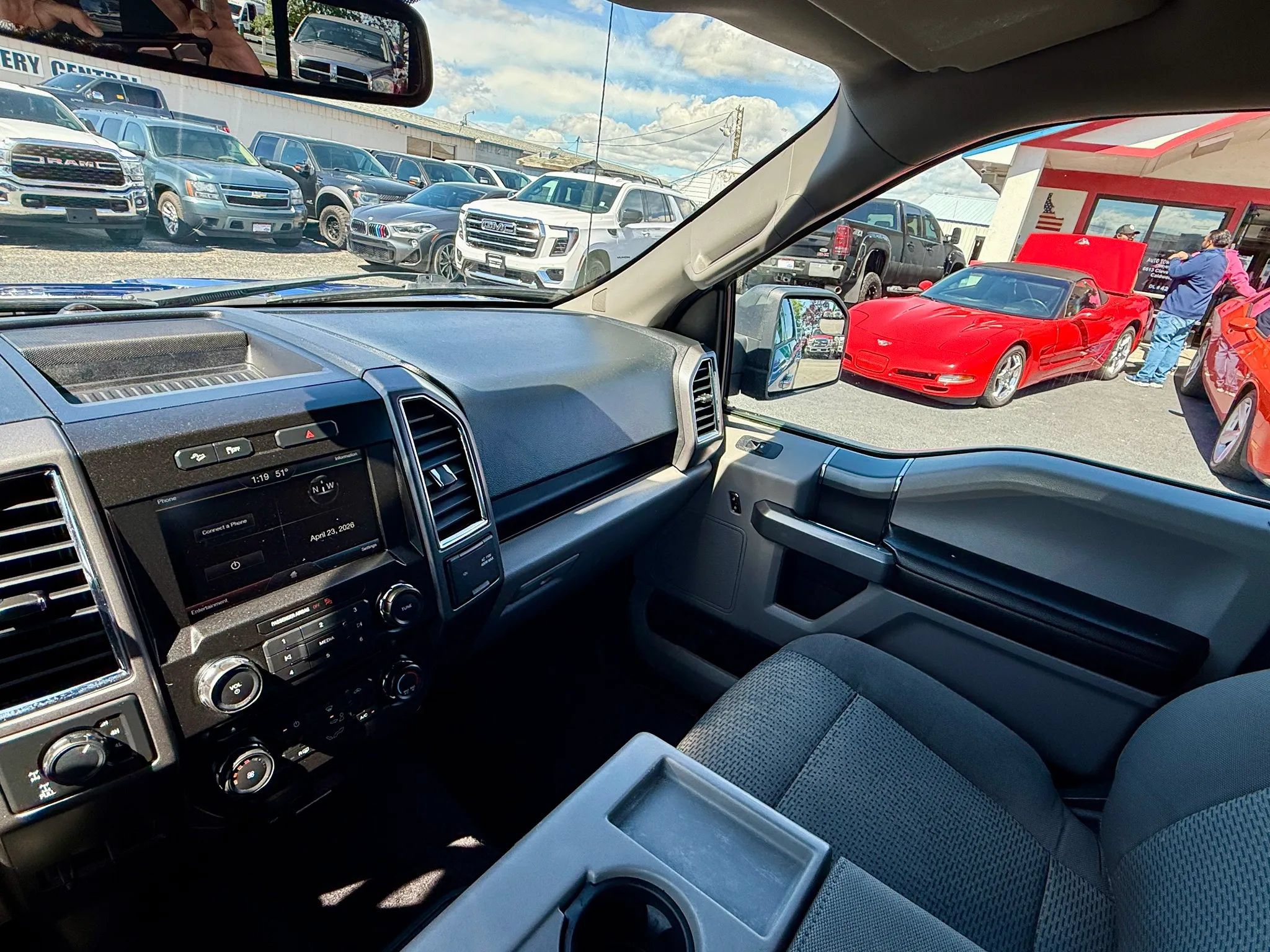 Used 2015 Ford F150 XLT w/ Equipment Group 302A Luxury AWD/4WD image 12