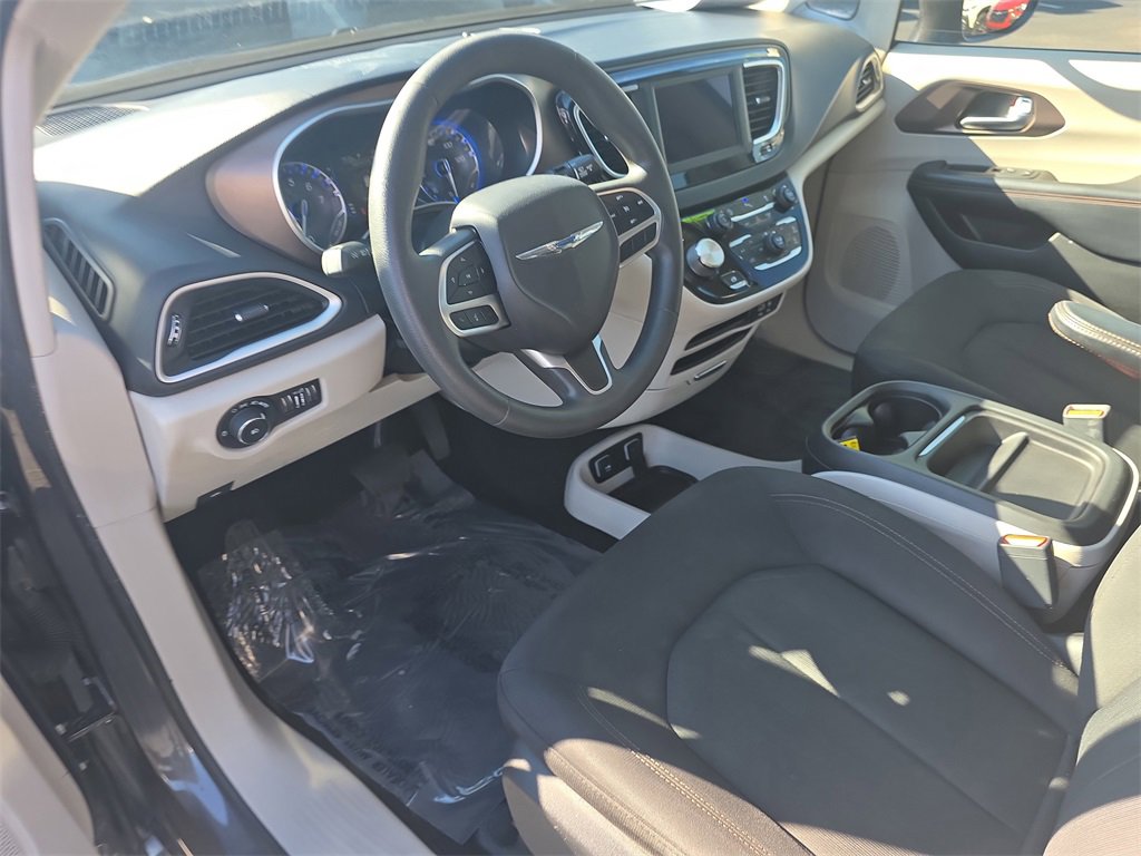 Used 2018 Chrysler Pacifica Touring Plus image 22