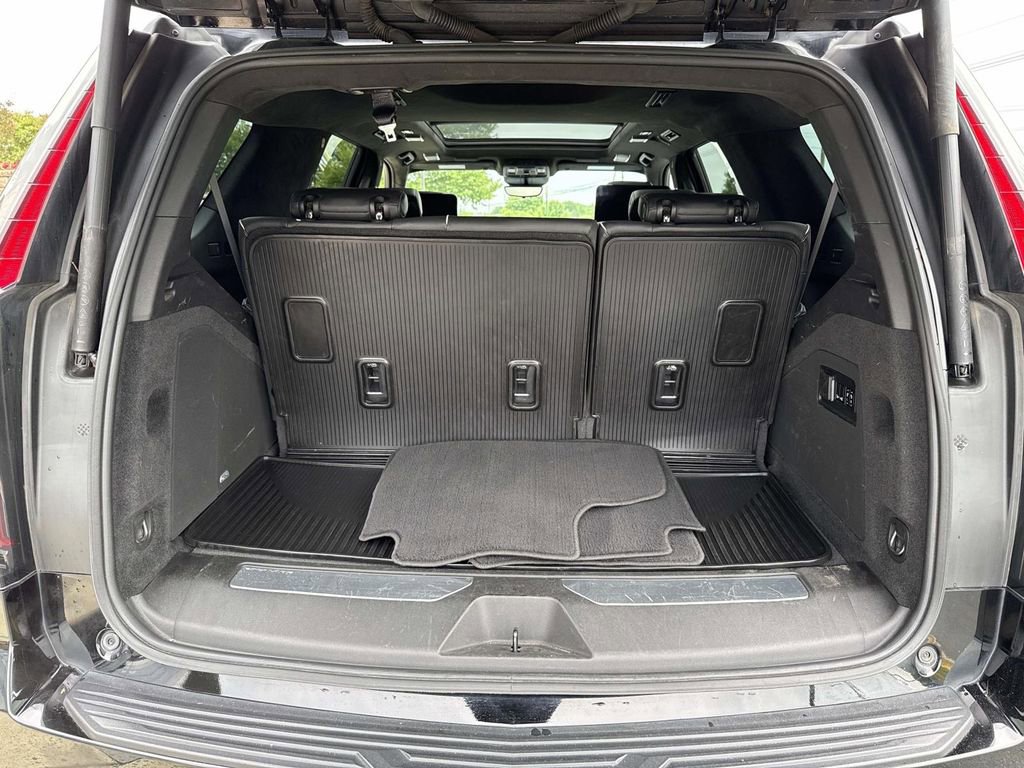 Used 2021 Cadillac Escalade Premium Luxury Platinum AWD/4WD image 24