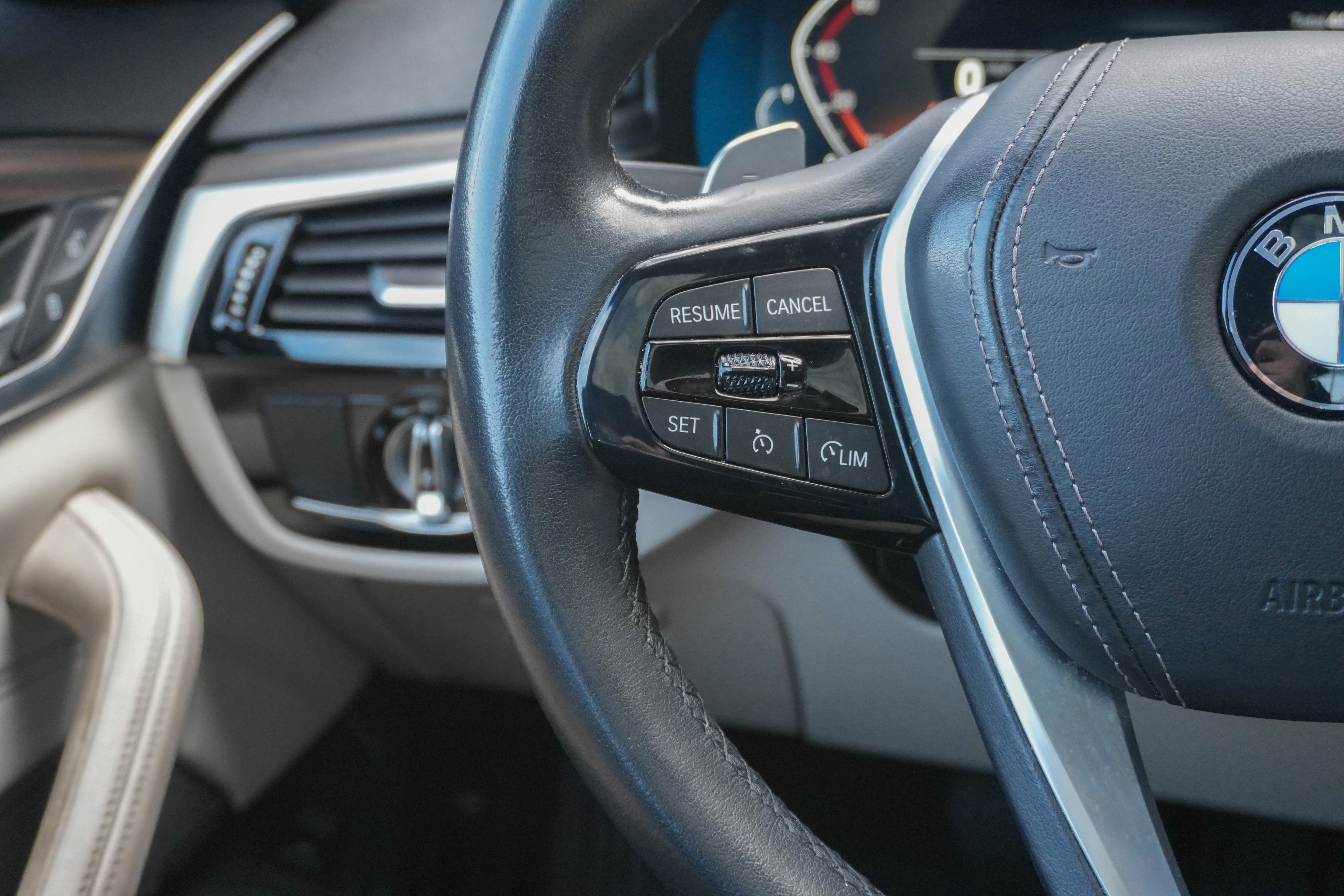 Certified 2023 BMW 540i w/ Premium Package image 18