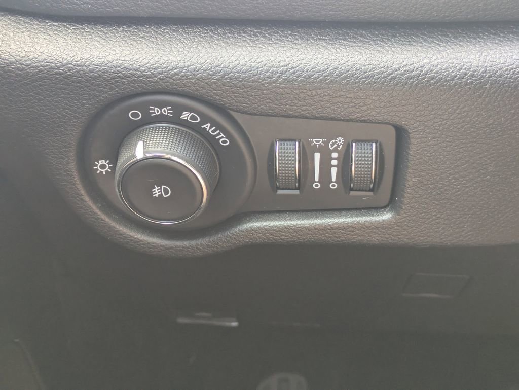 Used 2019 Chrysler Pacifica Limited w/ S Appearance Package image 24