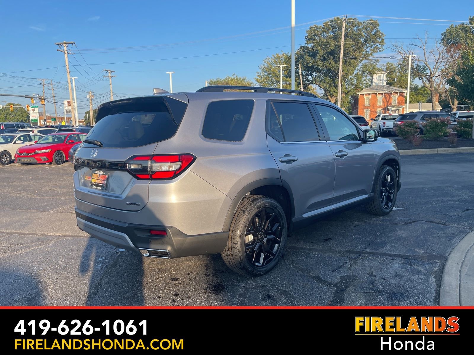 New 2025 Honda Pilot Touring image 6