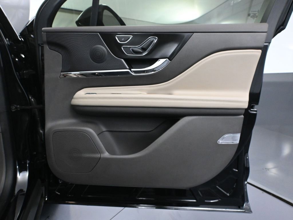 Used 2024 Lincoln Corsair AWD w/ Equipment Group 101A image 48