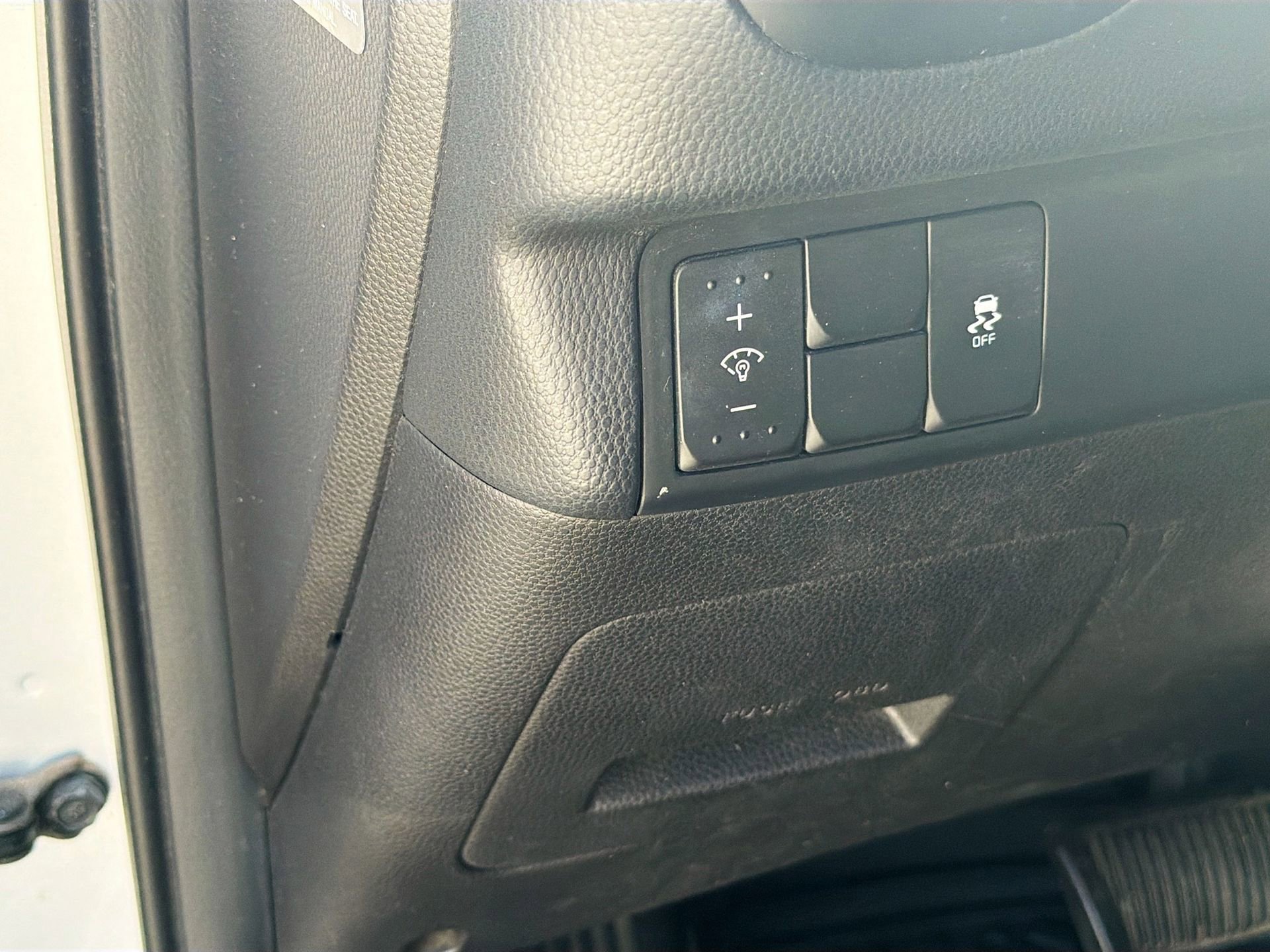 Used 2016 Kia Soul + image 11
