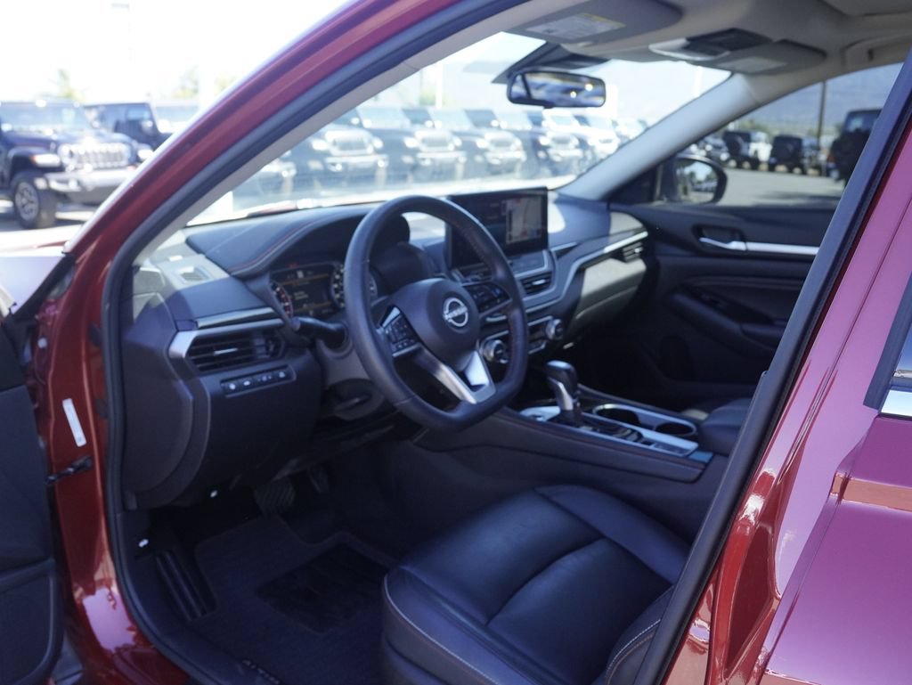 Used 2023 Nissan Altima 2.0 SR FWD image 25