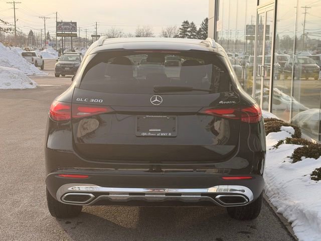 Used 2023 Mercedes-Benz GLC 300 4MATIC image 5