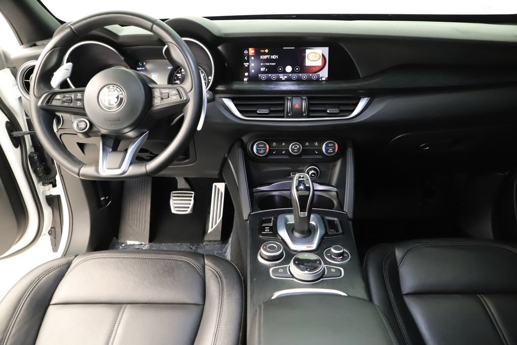 Used 2023 Alfa Romeo Stelvio Sprint RWD image 18